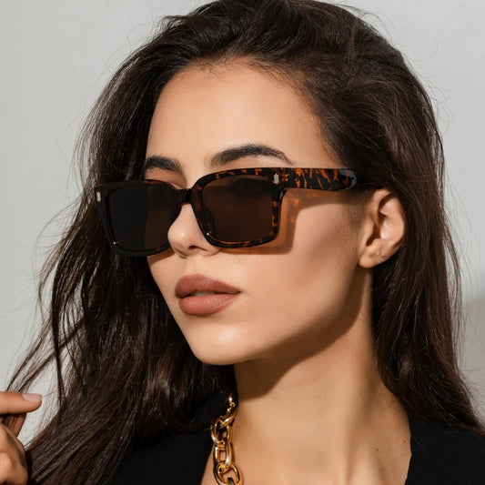 Women's retro sunglasses
